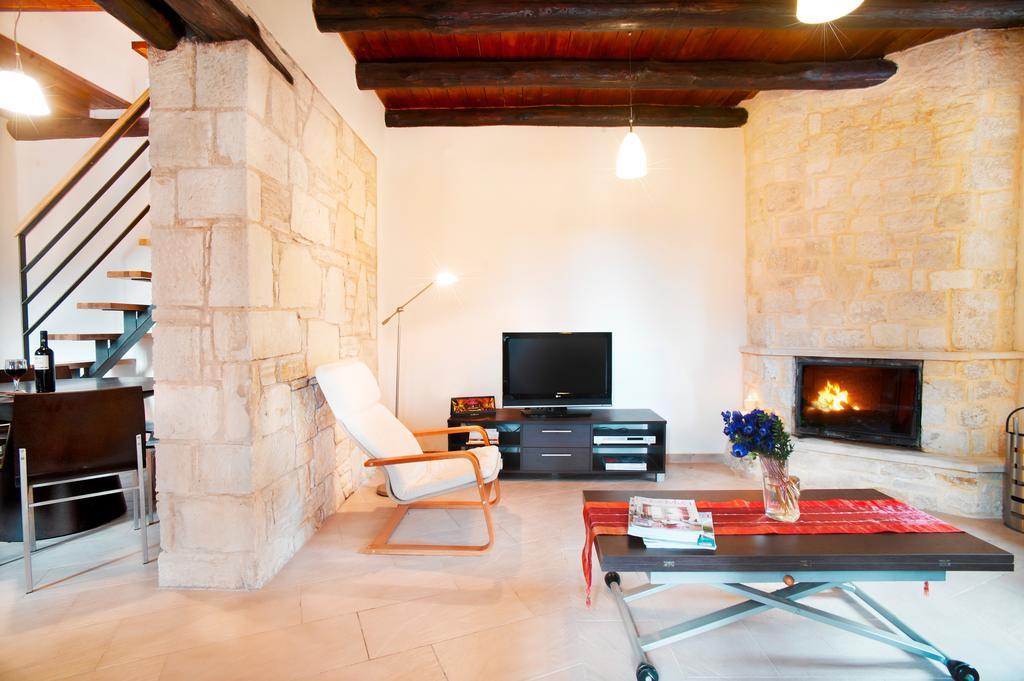 Villa Zoúrva Pokoj fotografie